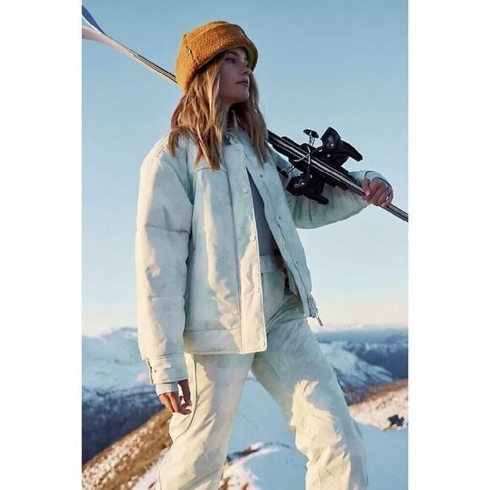 New! Free People Bunny Slope Printed Puffer ski jacket, size XS - Picture 2 of 16